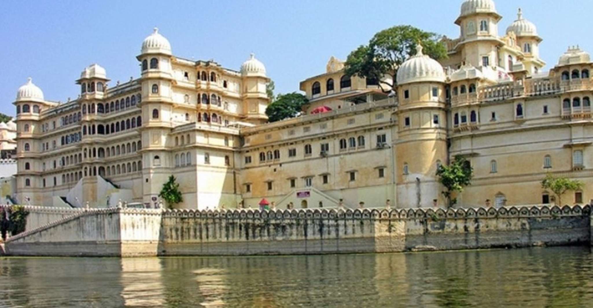 Transfer from Jodhpur to Udaipur via Jain Temple in Ranakpur - Hizvo
