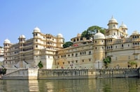 Transfer da Jodhpur a Udaipur via Jain Temple a Ranakpur - Hizvo