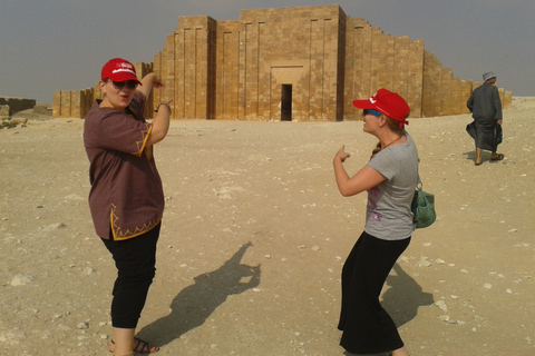 Au départ du Caire : Visite de Saqqara et des pyramides de MemphisVisite de groupe partagée