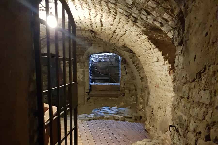 Vilnius: 2,5-stündige private Tour durch die Katakomben. Foto: GetYourGuide