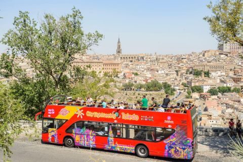 Toledo: hop on, hop off-bus, stadswandeling & Alcazar