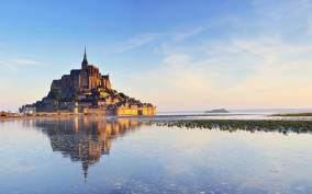 From Paris: Full-Day Guided Mont Saint Michel Tour