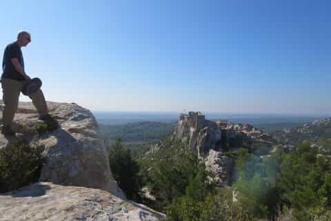 Les Baux: Private Guided Walking Tour from Avignon