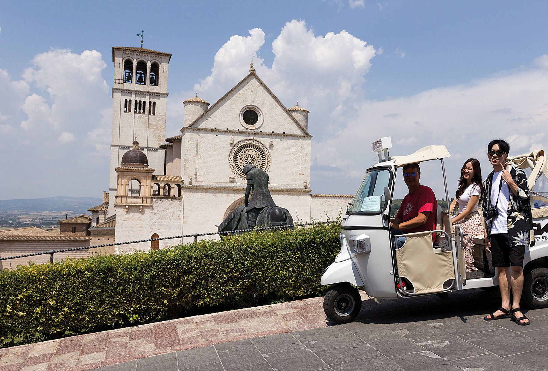 Assisi: Tuk Tuk Tour mit Panoramablick