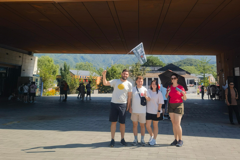 Popołudniowy transfer autobusem do Wielkiego Muru w Mutianyu + bilet wstępuTransfer samochodem do Mutianyu z biletem wstępu + odbiór z hotelu