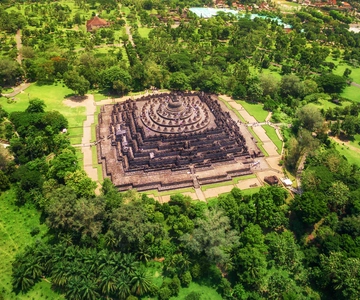 From Yogyakarta: Borobudur Sunrise Half Day Tour with Pickup