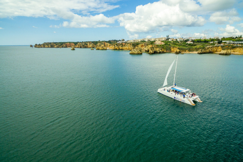 Vanuit Lagos: 3 uur door de Algarve varen op een catamaran