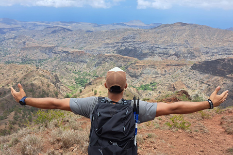 Santiago: Hike from Praia to Monte Tchota and Pico de Antónia Santiago: Beach to Monte Tchota – Pico Leão – Monte Tchota Hike