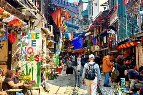 Hanoi Train Street: Bringing Movie Scenes into Reality - Image 2