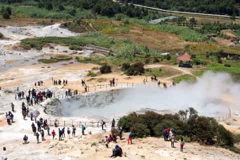 From Yogyakarta: Dieng Plateau Golden Sunrise Guided Trip