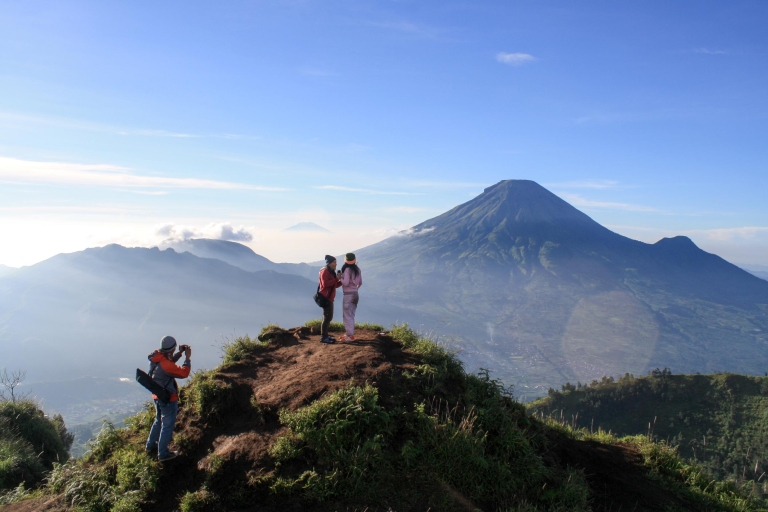 Ab Yogyakarta: Goldener Sonnenaufgang auf dem Dieng-Plateau