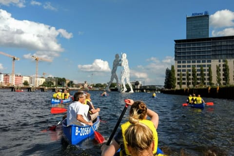 Berlin: Guided Tour by Canoe