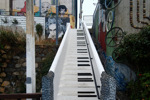 Valparaiso sightseeing tour by car: comfortable, safe, and flexible