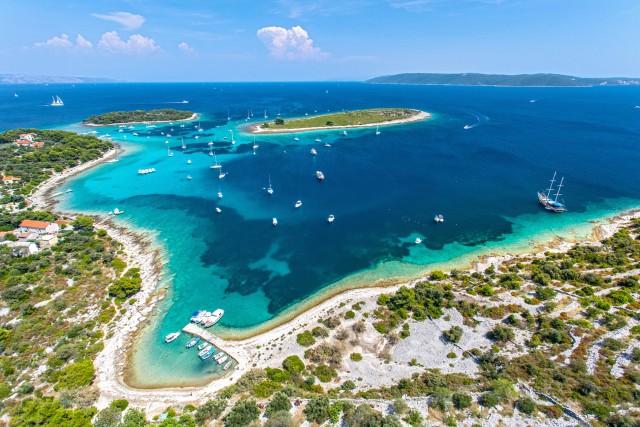 Visit From Trogir or Split Blue Lagoon and 3 Islands Tour in Rogoznica