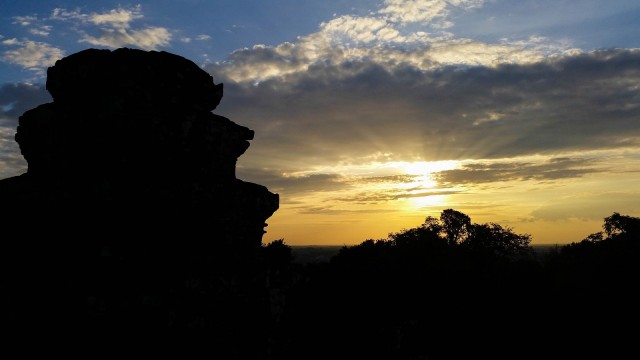 Full Day Rolous Group and Angkor Wat with Sunset Viewing