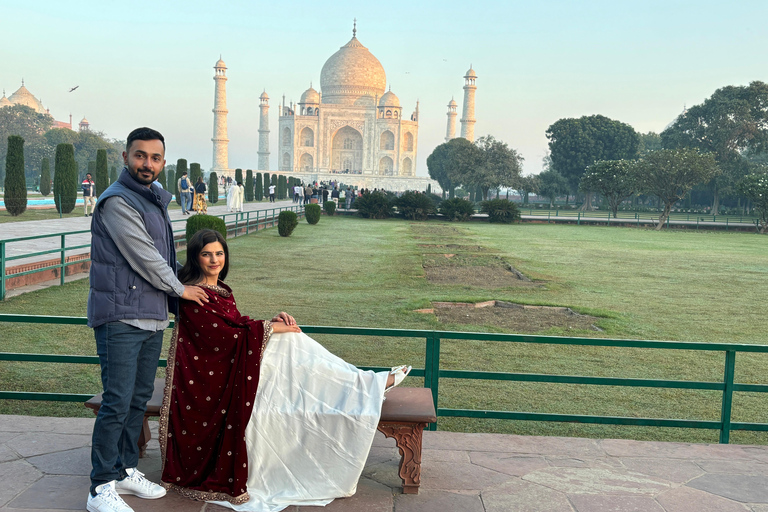 De Delhi: Excursão de um dia ao Taj Mahal e ao Forte de Agra com comboioComboio de 1ª classe com carruagem, guia, ingresso e almoço 5 estrelas