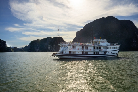 Halong Bay: 3-Day 2-Night 4-Star Cruise with Transfer Halong Bay 3-Day w/ Rosa Boutique Cruise & Premium Transfer