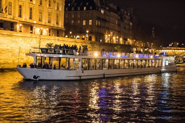 París: Cena Crucero Gastronómico por el Sena con Música en Directo