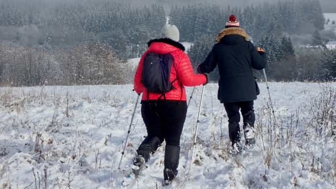 raquetas de nieve excursión a neris park y kernave unesco