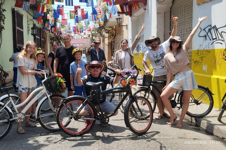 Cartagena: Ruta Histórica, Cultural y Graciosa en Bicicleta