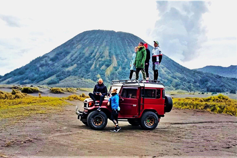 Vanuit Jakarta: 9D8N Bandung Yogyakarta Bromo Ijen Treinreizen9D8N Rondleiding per trein Jakarta Bandung Yogyakarta Bromo Ijen