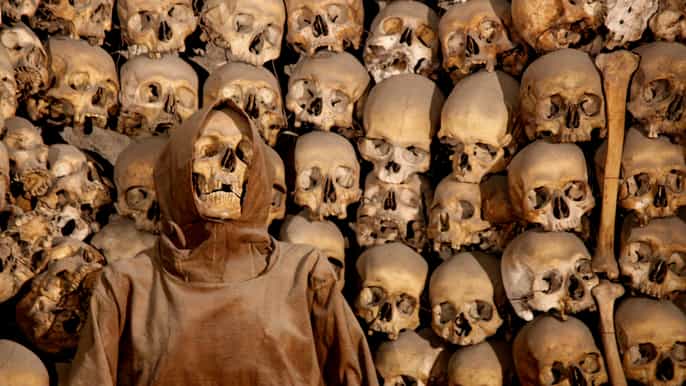 Rome: Crypts & Catacombs Tour with Bone Chapel & Transfers