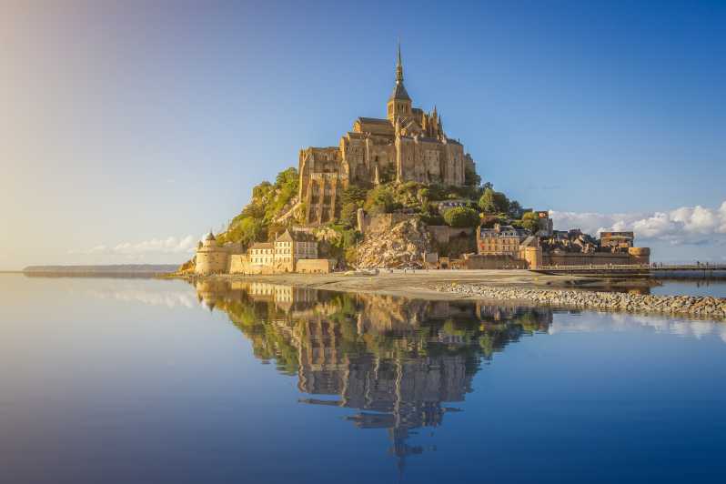 Париж: прогулка по заливу Мон-Сен-Мишель и тур на целый день по аббатству