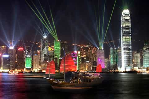 Hong Kong: Symphony of Lights Chinese Cruise Tour with Drink