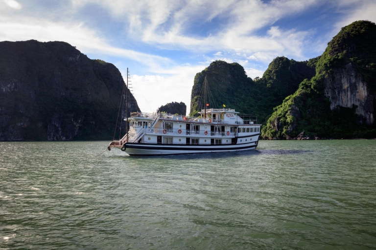 From Hanoi: Halong Bay 2-Day Guided Boat Cruise