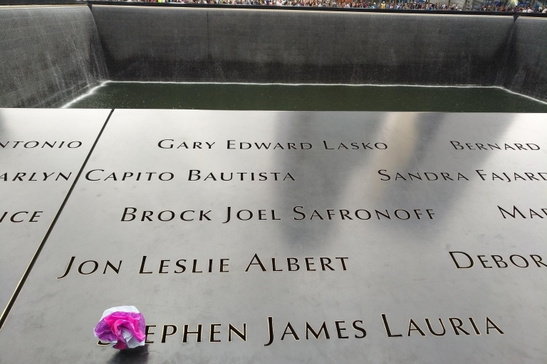 Mémorial du 11 septembre et One World Observatory en option9/11 Memorial et Ground Zero, sans One World Observatory