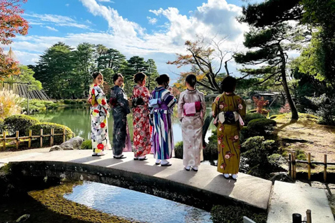 Kanazawa: Kimono Dressing & City Stroll Experience Ticket | Yukata Experience Course