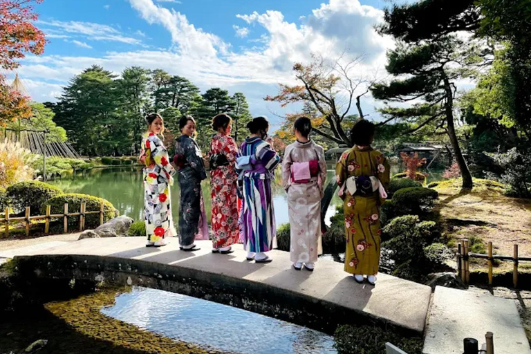 Kanazawa: Kimono Dressing & City Stroll Experience Ticket | Yukata Experience Course
