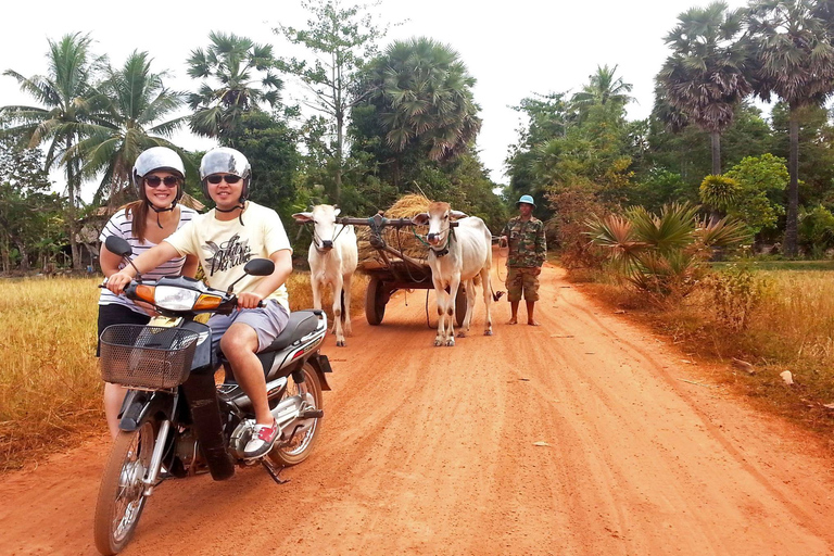 Siem Reap: 3-Hour Ancient Trails Motorbike Tour