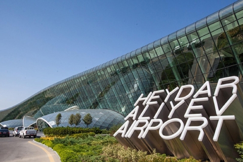 Transfert privé depuis l'aéroport Heydar Aliyev (GYD)Transfert privé de l'hôtel à l'aéroport de Bakou (GYD)