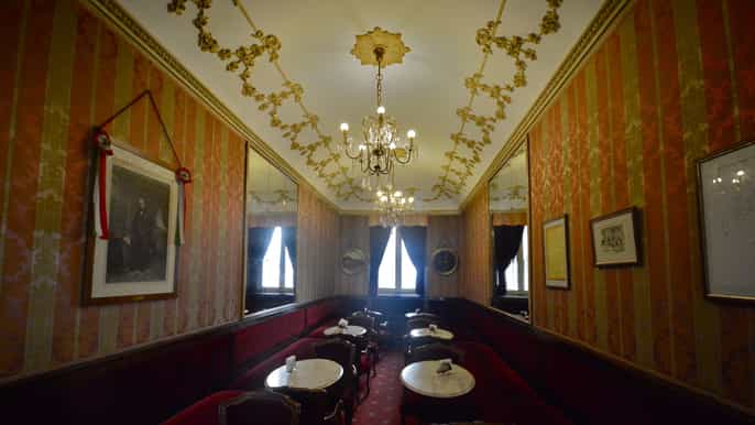 private tour of turin and its historic cafes