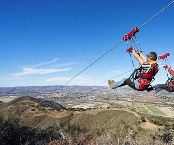 Santa Barbara: Zipline Tour with 4x4 Humvee Ride