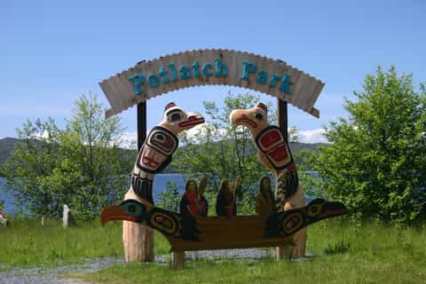 2.5-Hour Potlatch Totem Park, City + Wildlife Tour
