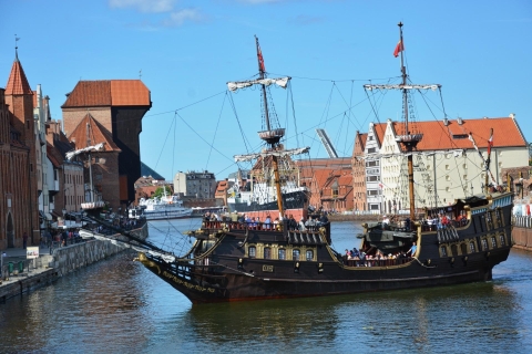 Prywatna wycieczka po Westerplatte samochodem lub statkiemPrywatna wycieczka statkiem – j. norweski lub szwedzki