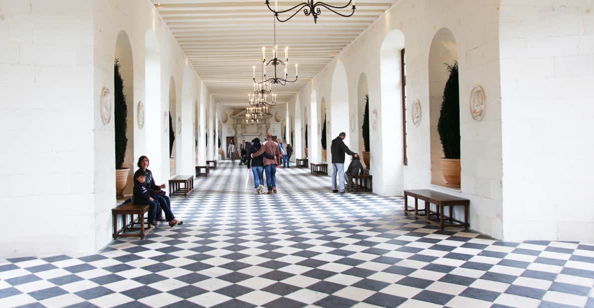 From Paris: Fairytale Loire Castles with Wine Tasting