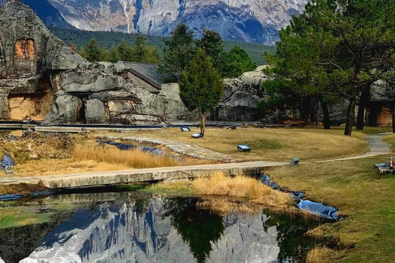 Lijiang: Yulong Snow Mountain, Blue Moon Valley & Show Yakniuping Cableway + "Impression Lijiang" live performance