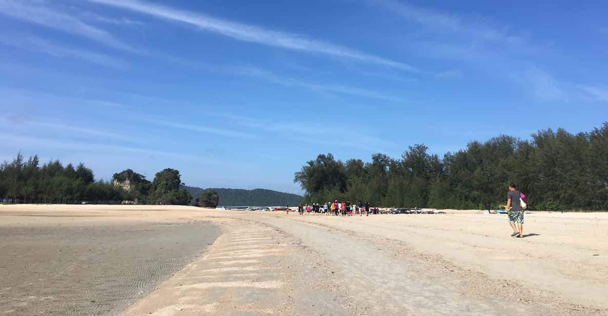 Krabi: Hong Islands Day Trip by Speedboat with Lunch