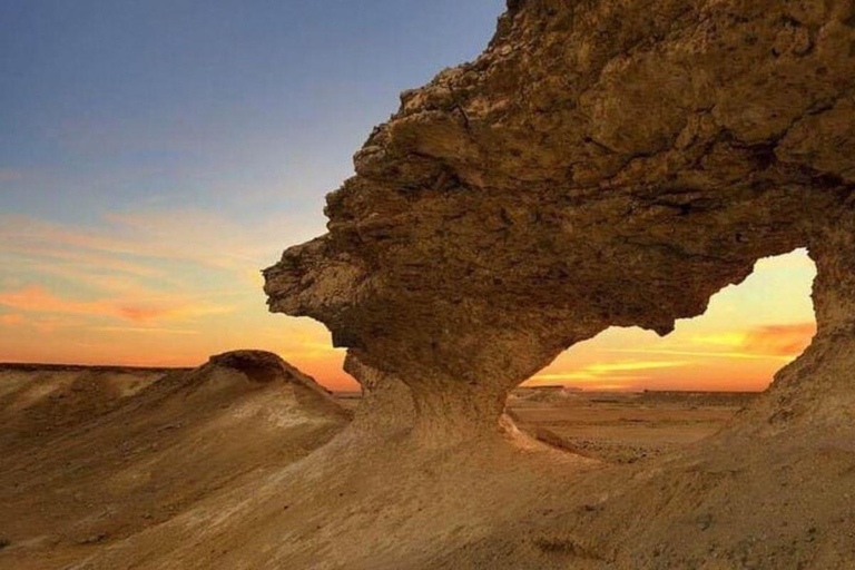 Doha: City Highlights, West of Qatar and Cave Tour with Meal