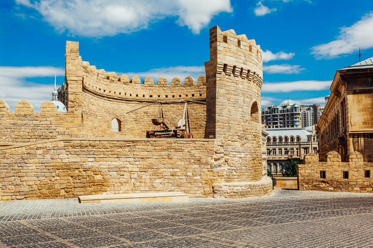 Baku: Old City Tour with Special Gifts and Local Culture