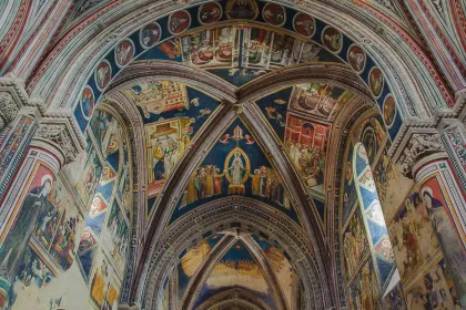 Galatina: Giotteske Fresken und Rundgang