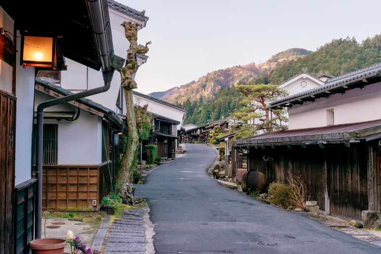 Från Nagoya: Enakyo, Magome-juku &amp; Tsumago-juku 1D BussturKinesiska (8:20 Mötesplats)