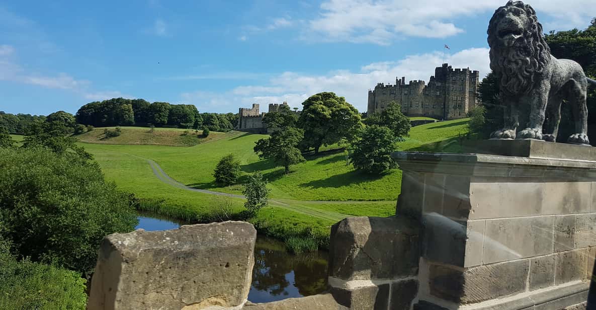 From Edinburgh: Holy Island, Alnwick Castle & Northumbria