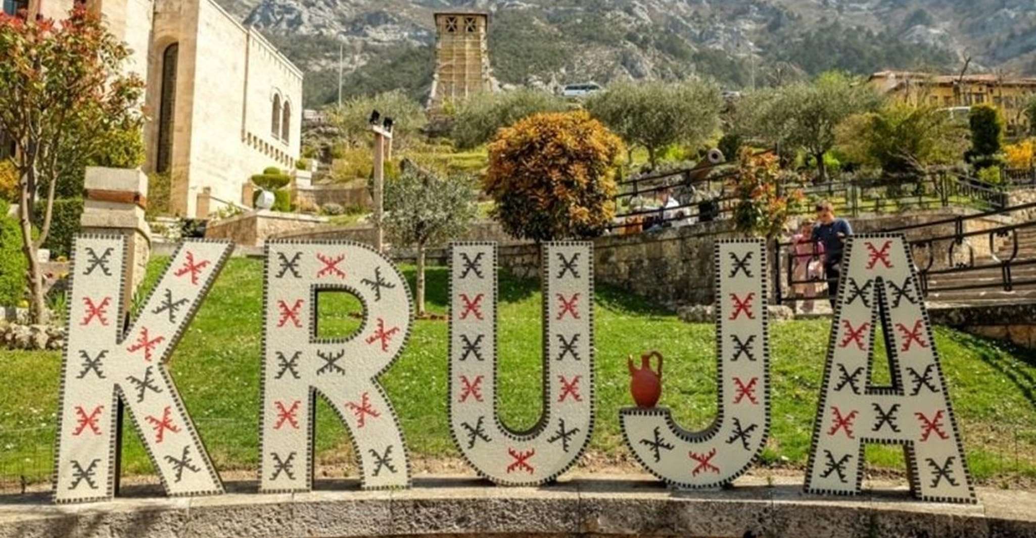 Durres/Golem: Kruja Castle & Bazaar with Traditional Lunch