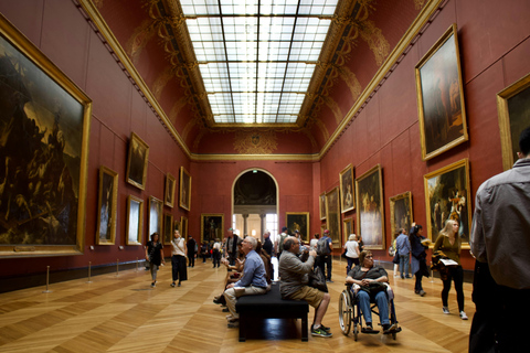 Paris: Louvre Museum Semi-Private Tour | Skip the Line
