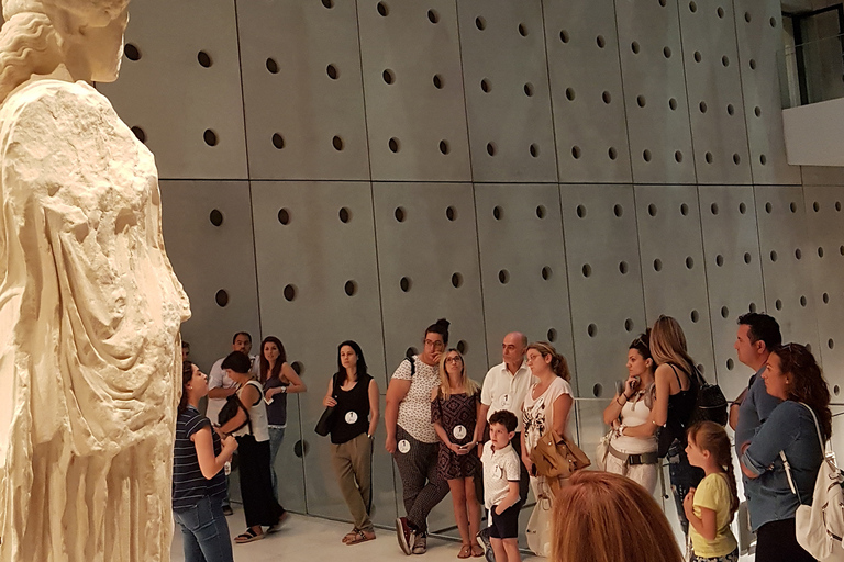 Athen: 3-stündiges privates Akropolis-Museum bei Nacht