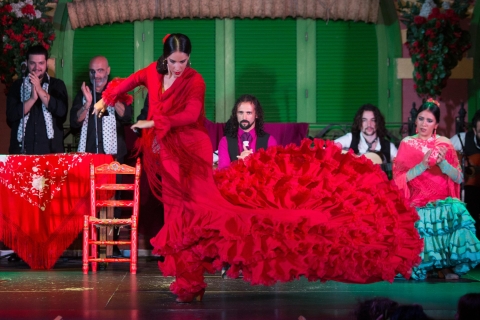 Sevilla: 3-stündige Flamencoshow und Bustour bei NachtBustour, Flamencoshow und Tapas-Abendessen